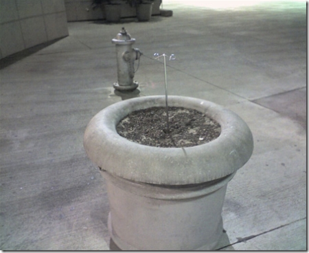 flowerpotIVpole_thumb6.jpg